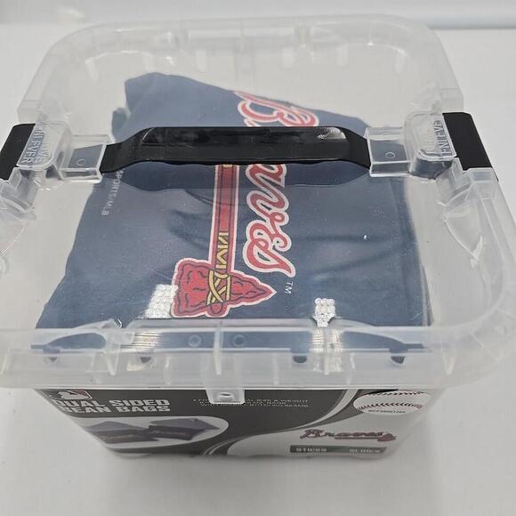 Braves MLB Atlanta Corn Hole Bean Bags (SET OF 4) with Case - Picture 4 of 8